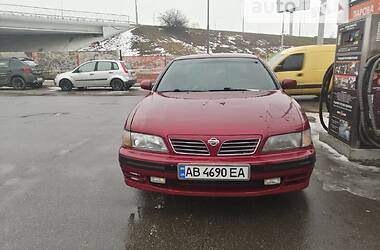 Седан Nissan Maxima 1996 в Киеве