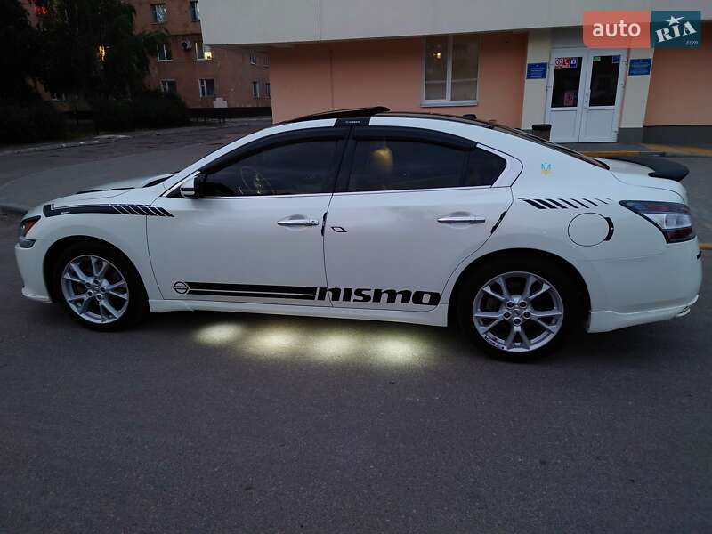 Седан Nissan Maxima 2014 в Полтаві