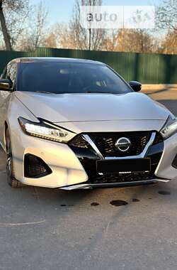 Nissan Maxima 2019