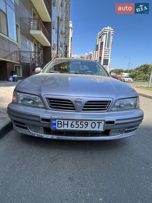 Nissan Maxima 1995
