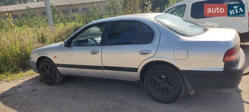 Седан Nissan Maxima 1996 в Самборе