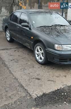 Седан Nissan Maxima 1997 в Дніпрі