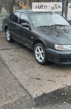 Седан Nissan Maxima 1997 в Днепре