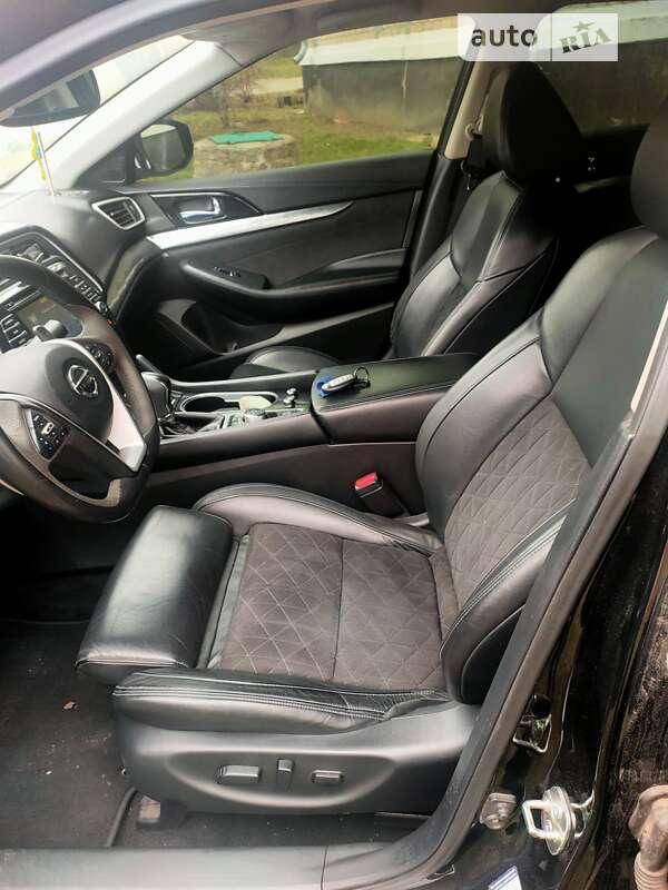 Седан Nissan Maxima 2016 в Днепре