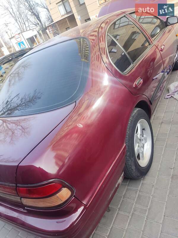 Седан Nissan Maxima 1995 в Одессе