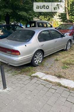 Седан Nissan Maxima 1997 в Львове
