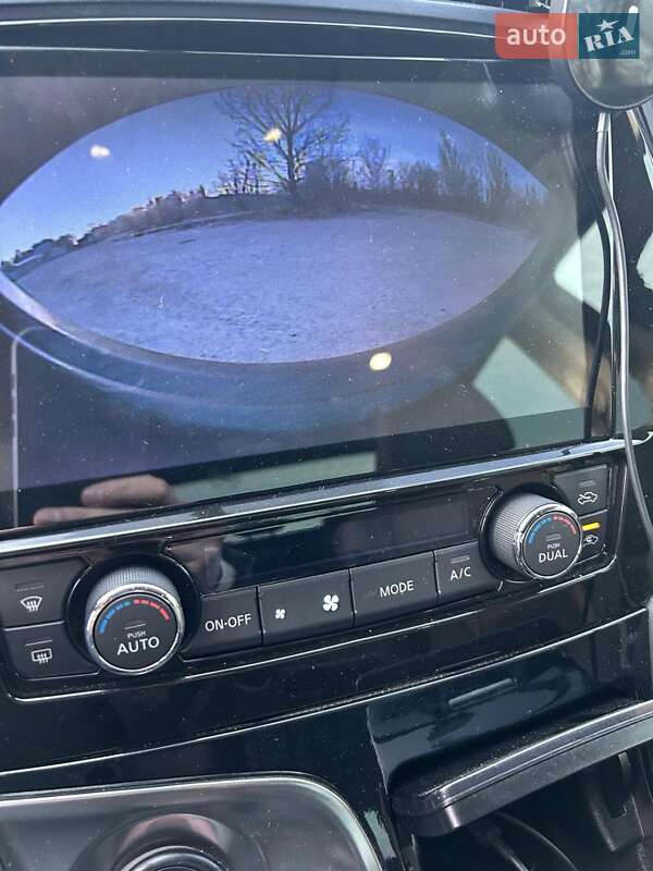 Седан Nissan Maxima 2016 в Днепре