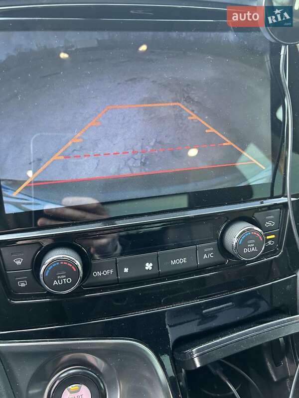 Седан Nissan Maxima 2016 в Днепре