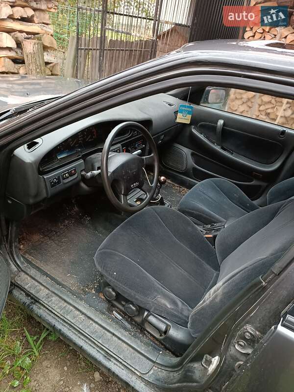 Седан Nissan Maxima 1991 в Рахові