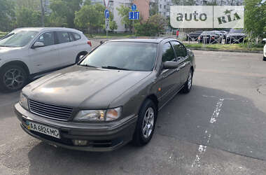 Седан Nissan Maxima 1998 в Киеве