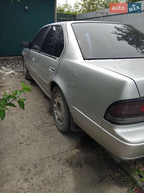 Седан Nissan Maxima 1991 в Слов'янську