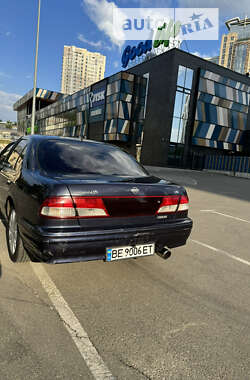 Седан Nissan Maxima 1999 в Киеве