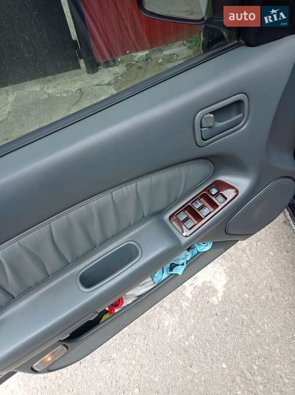 Седан Nissan Maxima 1996 в Одессе