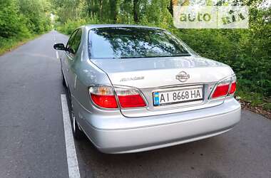 Седан Nissan Maxima 2000 в Мені