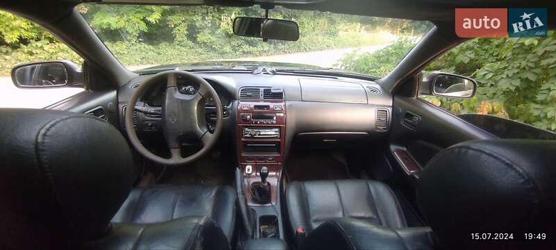 Седан Nissan Maxima 1998 в Комсомольском