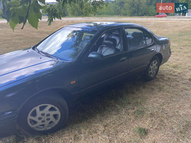 Седан Nissan Maxima 1998 в Балте