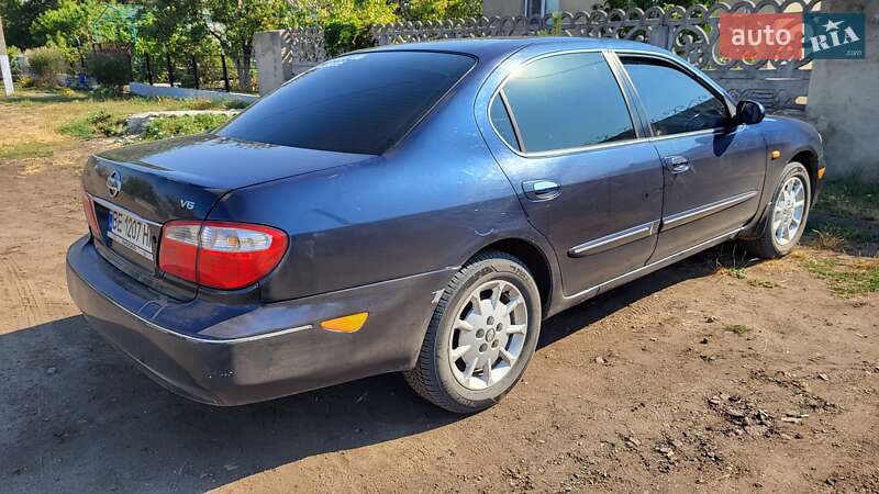 Седан Nissan Maxima 2000 в Миколаєві