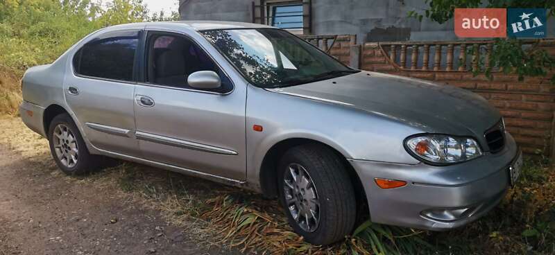 Седан Nissan Maxima 2000 в Кривому Розі