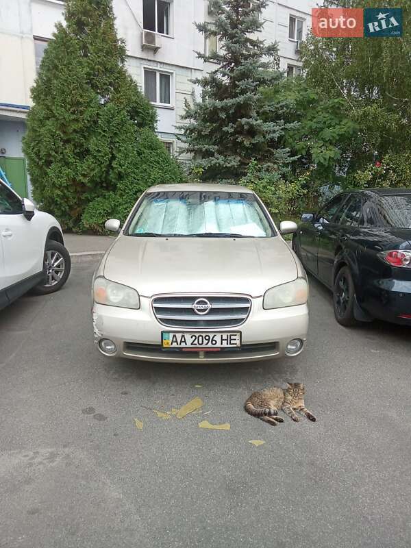 Седан Nissan Maxima 2002 в Киеве
