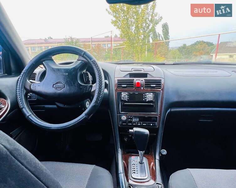 Седан Nissan Maxima 2002 в Ивановке