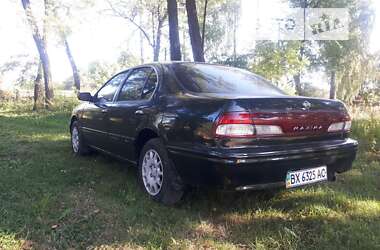 Седан Nissan Maxima 1998 в Староконстантинове