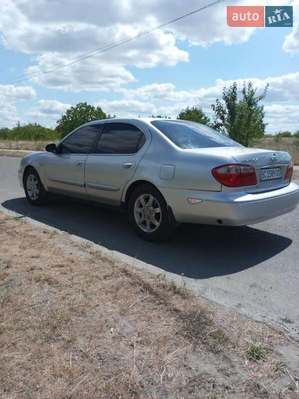 Седан Nissan Maxima 2003 в Первомайську