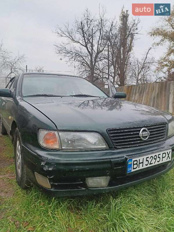 Седан Nissan Maxima 1998 в Беляевке