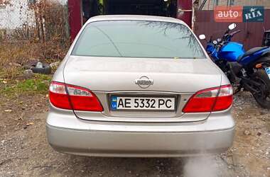 Седан Nissan Maxima 2001 в Каменском