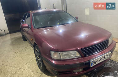 Седан Nissan Maxima 1996 в Миколаєві