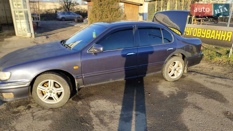 Седан Nissan Maxima 1997 в Николаеве