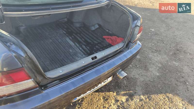 Седан Nissan Maxima 1997 в Николаеве