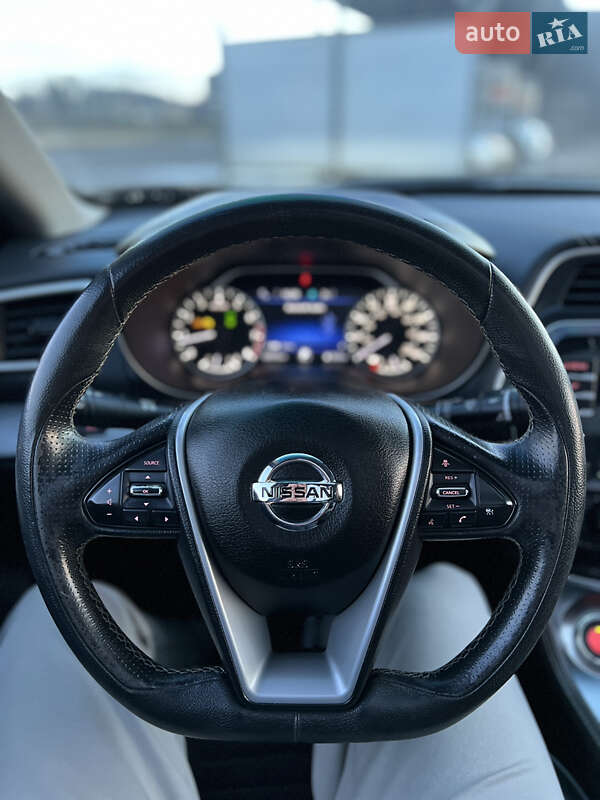Седан Nissan Maxima 2016 в Одесі