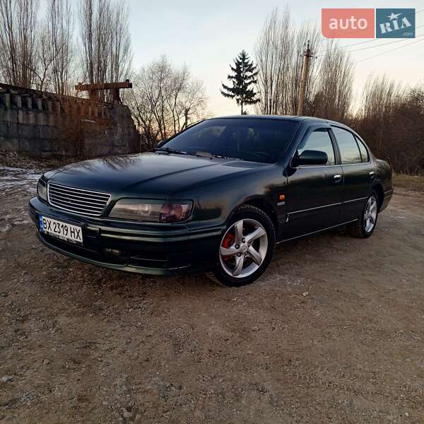 Седан Nissan Maxima 1997 в Красилові