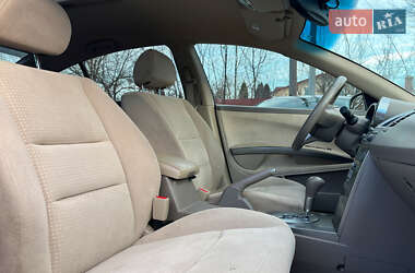 Седан Nissan Maxima 2004 в 