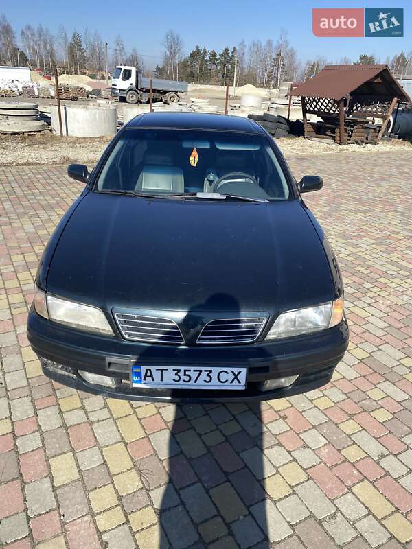 Седан Nissan Maxima 1995 в Болехові