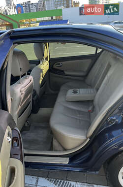 Седан Nissan Maxima 2000 в 