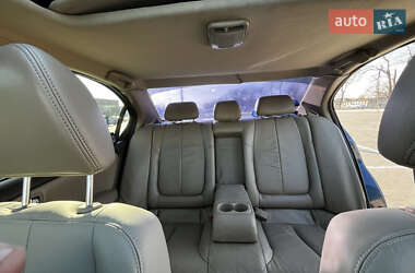Седан Nissan Maxima 2000 в 