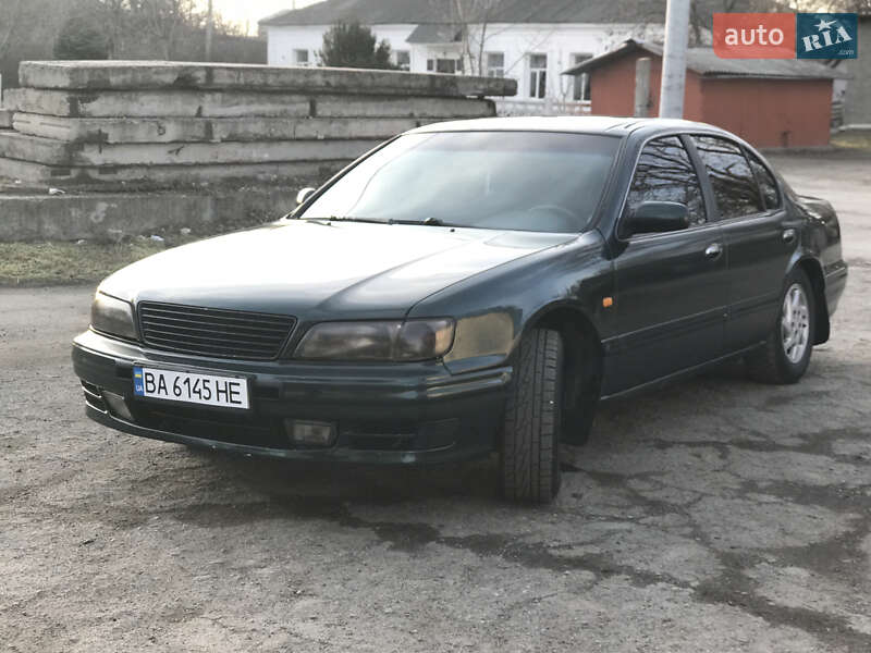 Седан Nissan Maxima 1998 в Гайвороні