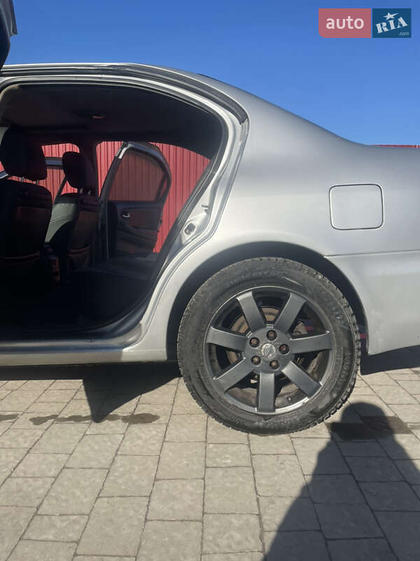 Седан Nissan Maxima 2001 в Бродах