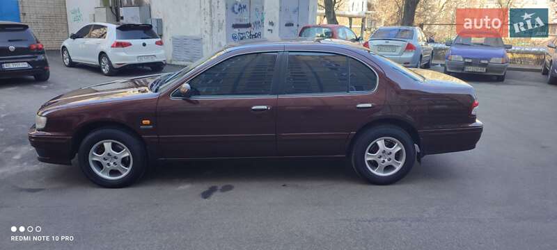Седан Nissan Maxima 1999 в Днепре