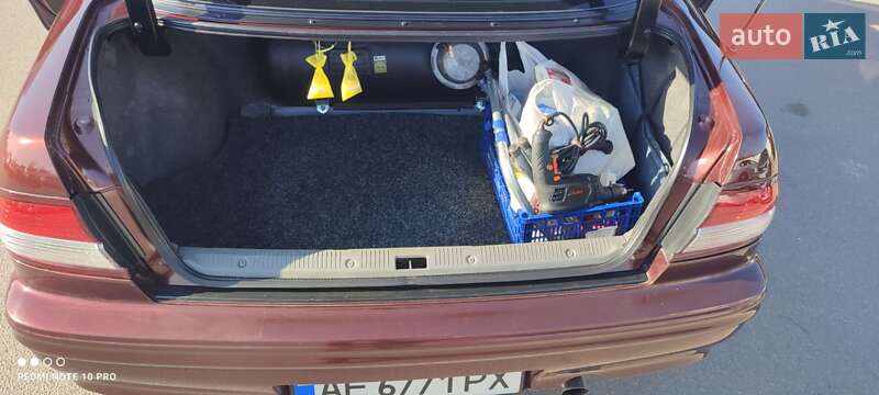 Седан Nissan Maxima 1999 в Днепре