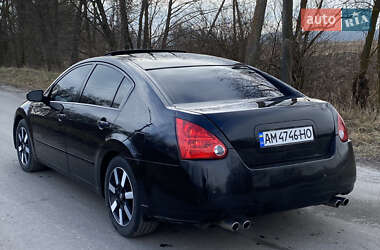 Седан Nissan Maxima 2004 в Романіву