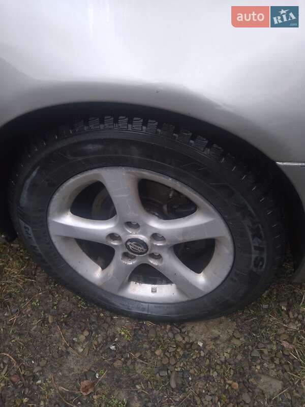 Седан Nissan Maxima 2000 в Івано-Франківську