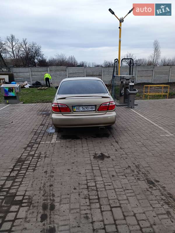 Седан Nissan Maxima 2002 в Днепре