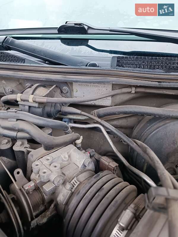 Седан Nissan Maxima 2002 в Днепре