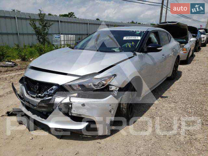 Седан Nissan Maxima 2017 в Кам'янському