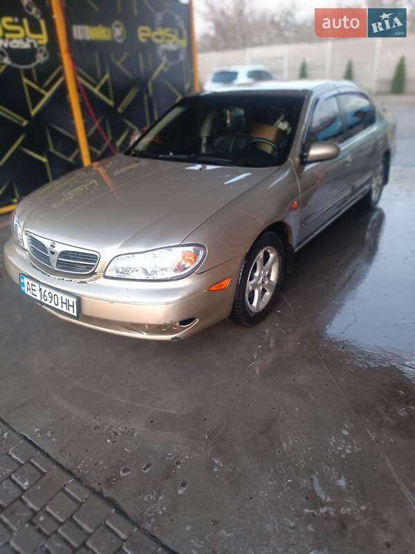 Седан Nissan Maxima 2002 в Днепре