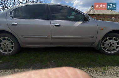 Седан Nissan Maxima 2000 в 