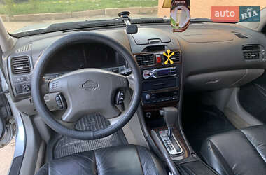 Седан Nissan Maxima 2001 в 