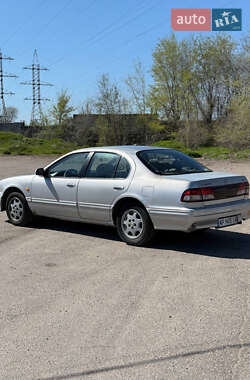 Седан Nissan Maxima 2000 в 